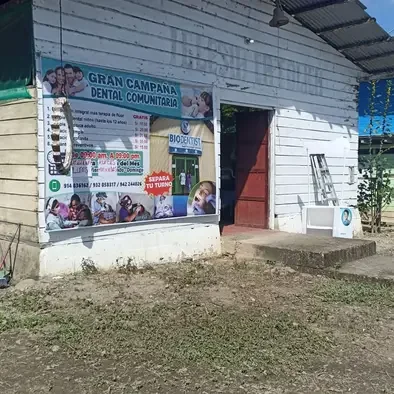 Fachada de la primera sede de BioDentist en Mazuko, Madre de Dios